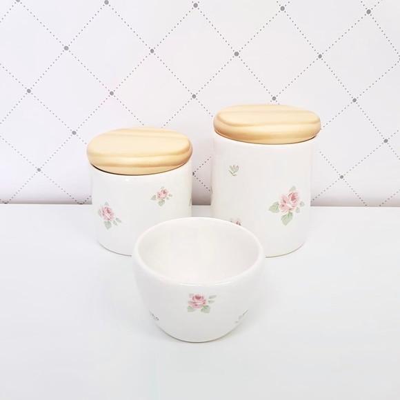 Kit Higiene Floral 3 Peças - Tampinha de Madeira