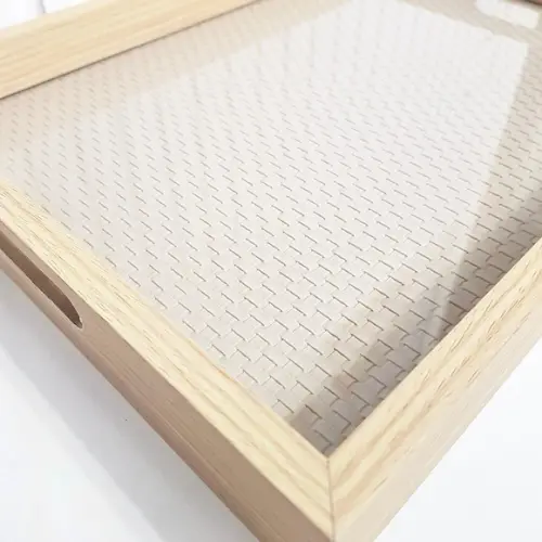 Bandeja 25x35cm Laminada com Fundo Tressê Fendi e Vidro