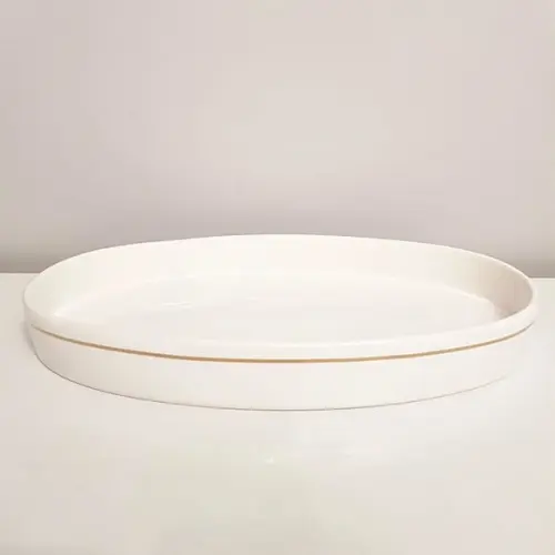 Bandeja de Cerâmica Oval Branca Filete Dourado Kit Higiene