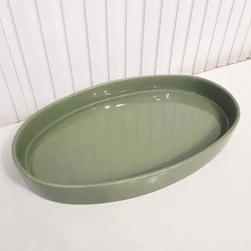 Bandeja de Cerâmica Oval Verde Militar / Oliva Kit Higiene