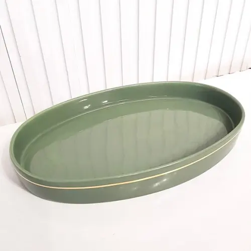 Bandeja de Cerâmica Oval Verde Militar com Filete Dourado