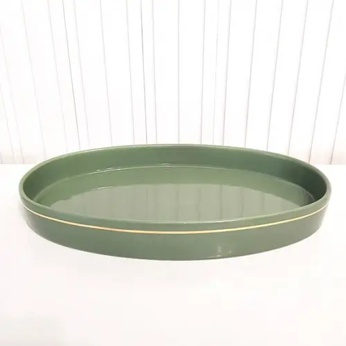 Bandeja de Cerâmica Oval Verde Militar com Filete Dourado