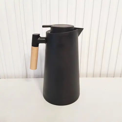 Garrafa Térmica 1l Escandinávia Preta Cabo de Bambu