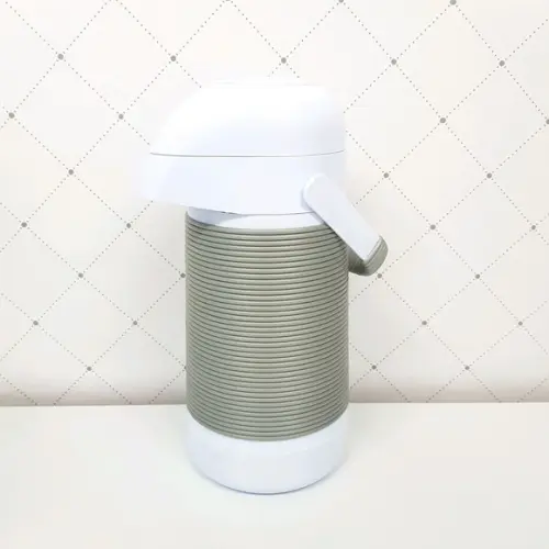 Garrafa Térmica com Capa Alinhavada Cinza para Kit Higiene