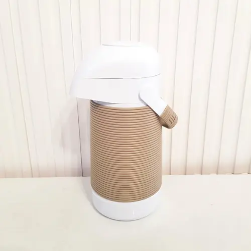Garrafa Térmica com Capa Alinhavada Marrom Cappuccino