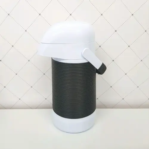 Garrafa Térmica com Capa Alinhavada Preta para Kit Higiene