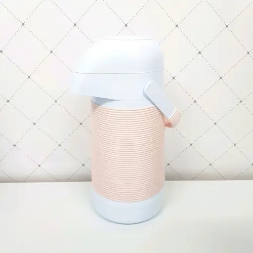 Garrafa Térmica com Capa Alinhavada Rosa / Rosé para Higiene