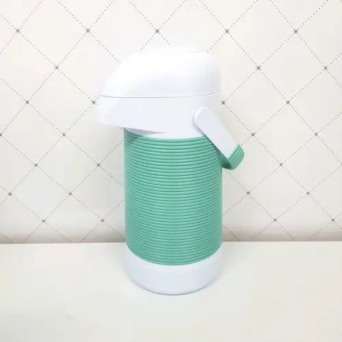 Garrafa Térmica com Capa Alinhavada Verde Esmeralda
