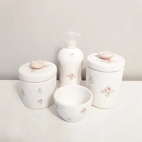 Kit Higiene 4 Peças Rosa Floral com Aplique Rosé