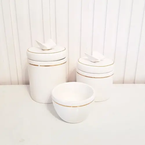 Kit Higiene Bebê 3 Pçs Branco c/ Filete Dourado + Borboleta