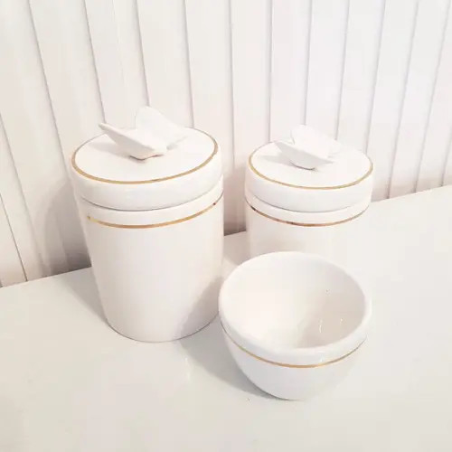 Kit Higiene Bebê 3 Pçs Branco c/ Filete Dourado + Borboleta