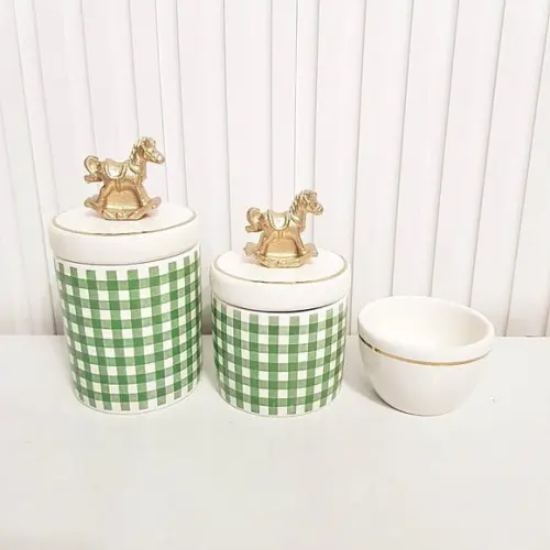 Kit Higiene Bebê 3 Pçs Xadrez Verde Filete Ouro + Cavalinho