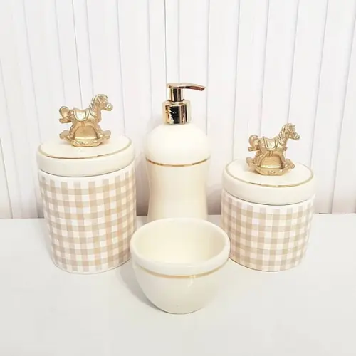 Kit Higiene Bebê 4 Pç Xadrez Bege e Creme Fio Ouro Cavalinho