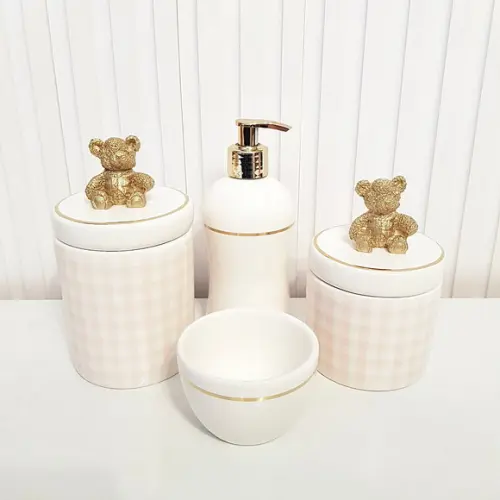 Kit Higiene Bebê 4 Pç Xadrez Rosa Branco Filete Ouro Ursinho