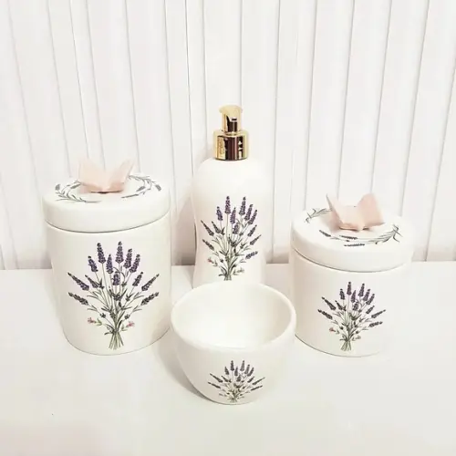 Kit Higiene Bebê 4 Pçs Lavanda - Tampa Estampada c/ Aplique