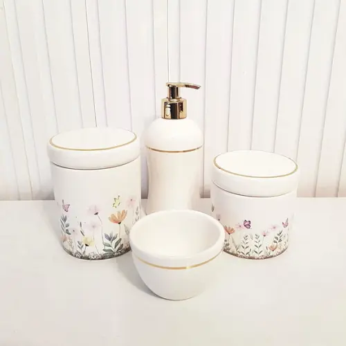 Kit Higiene Bebê 4 Pçs Jardim Encantado c/ Filete Dourado