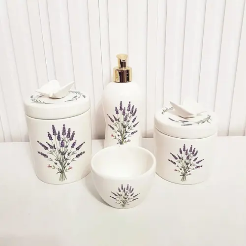 Kit Higiene Bebê 4 Pçs Lavanda - Tampa Estampada c/ Aplique