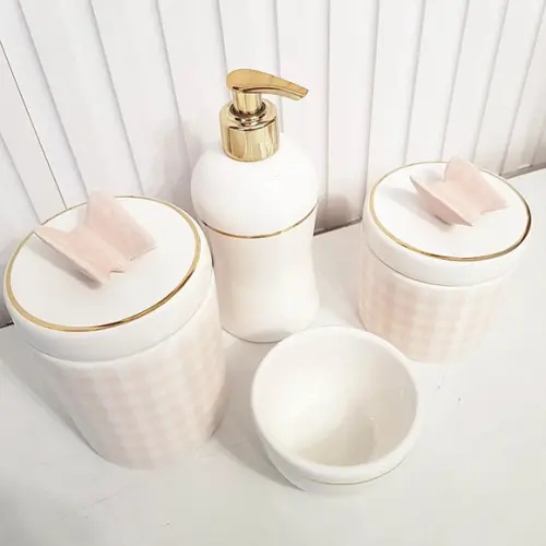 Kit Higiene Bebê 4 Pçs Xadrez Rosa Filete Dourado Borboleta