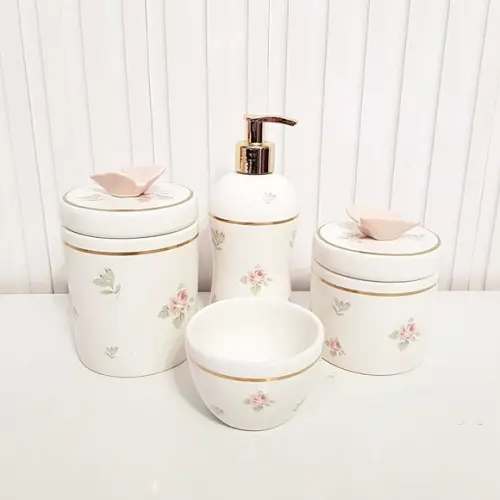 Kit Higiene Bebê 4 Peças Floral Filete Dourado + Borboleta