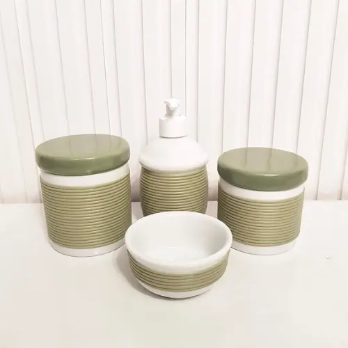 Kit Higiene Bebê 4 Peças Porcelana Alinhavado - Verde Oliva