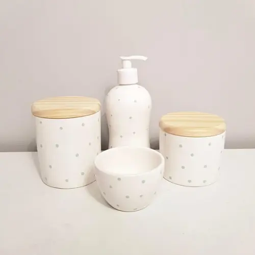 Kit Higiene Bebê 4 Peças Poás Verde Bebê - Tampa Pinus