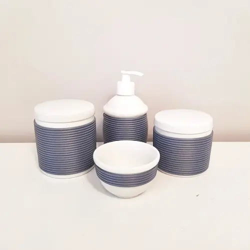 Kit Higiene Bebê 4 Peças Porcelana com Alinhavado Azul Jeans