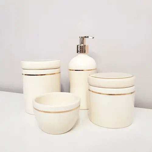 Kit Higiene Bebê Cerâmica Creme com Filete Dourado - 4 Peças