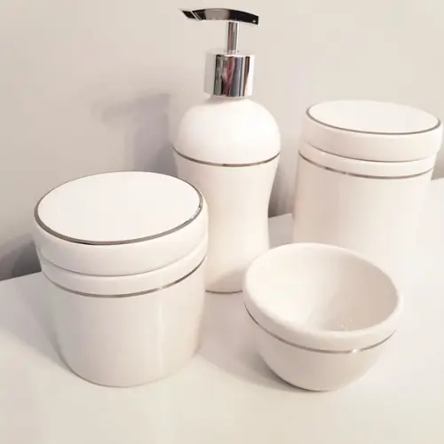 Kit Higiene Bebê Cerâmica Branca com Filete Prata - 4 Peças