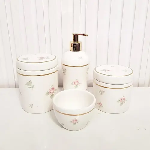 Kit Higiene Bebê Menina 4 Peças Floral Filete Dourado