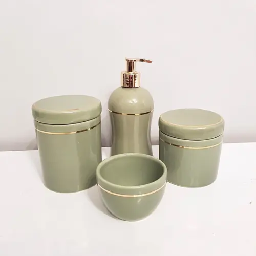 Kit Higiene Bebê Verde Militar Oliva Filete Dourado 4 Peças