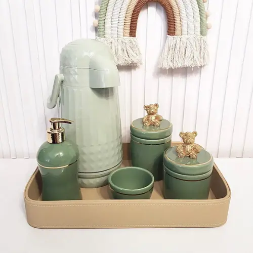 Kit Higiene Bebê Verde Militar, Dourado e Bege + Ursinho
