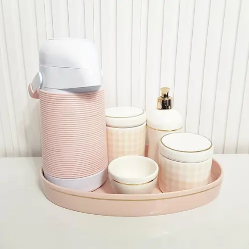 Kit Higiene Bebê Xadrez Rosa Branco e Dourado - Alinhavada