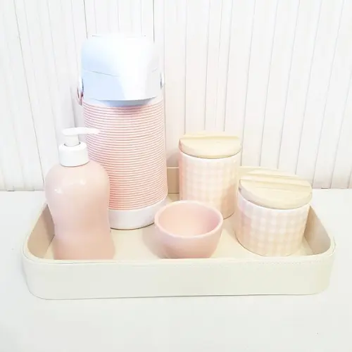 Kit Higiene Bebê Xadrez Vichy Rosa Rosé - Couro + Alinhavada