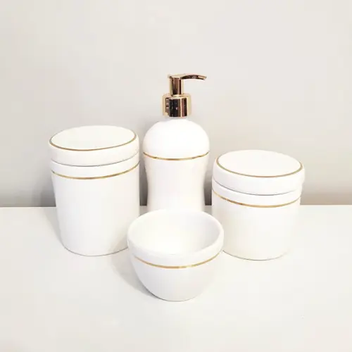 Kit Higiene Cerâmica Branca com Filete Dourado - 4 Peças