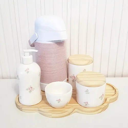 Kit Higiene Floral Rosa - Bandeja Nuvem Pinus + Alinhavada