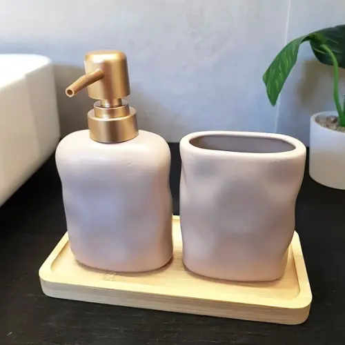 Kit Lavabo Banheiro Fendi e Dourado C/bandeja e Porta-escova