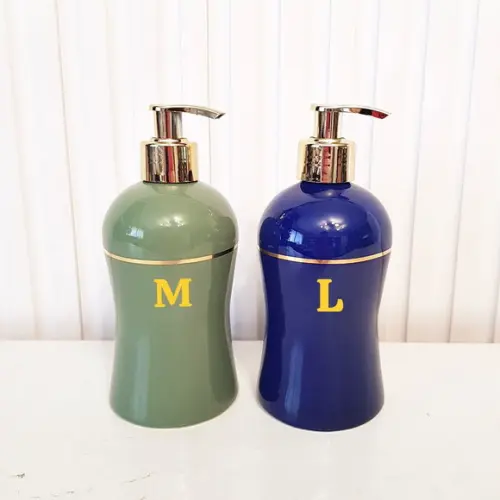 Porta Álcool-gel com Inicial e Filete Dourado + Válvula Luxo