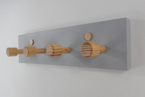 Cabideiro de parede em madeira, 4 hastes, cinza