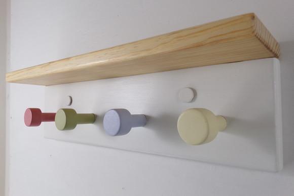 Cabideiro Infantil c/ Prateleira 4hc - Painel em Branco Neve