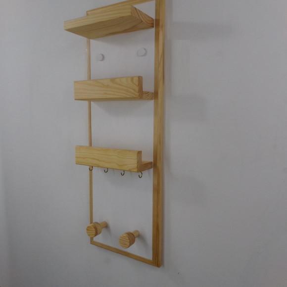 Porta Chaves Vertical com Nichos e 2h em Madeira, Branco N