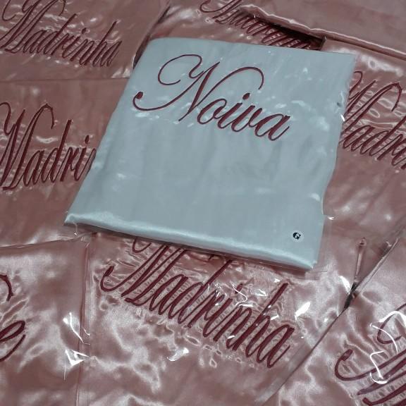 Robe personalizado cetim charmousse