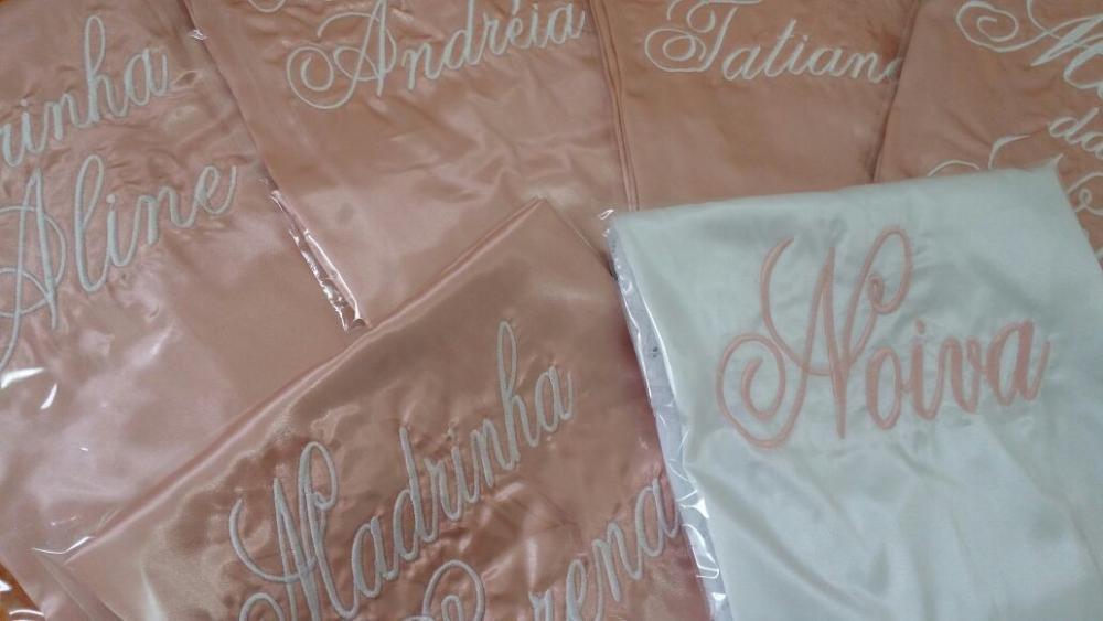 Robe personalizado cetim charmousse