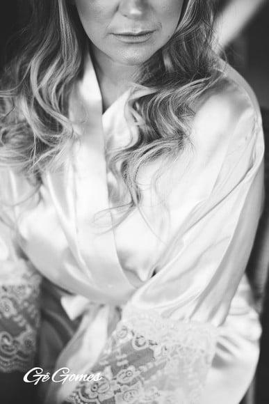 Robe com Abamento em Renda nas Mangas