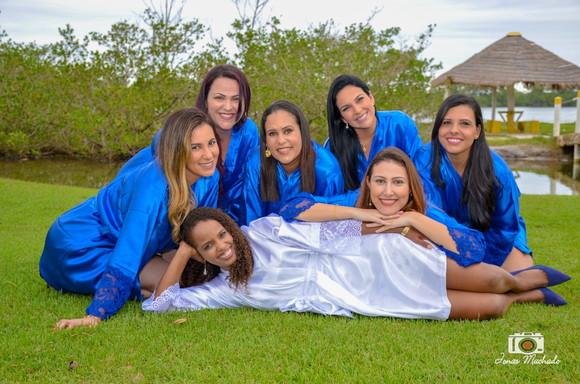 Robe com Acabamento em Renda nas Mangas