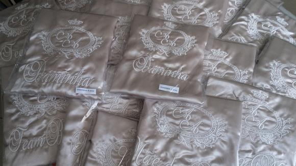 Robe Personalizado com Brasão Noiva, Madrinha Debutante