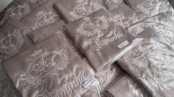 Robe Personalizado com Brasão Noiva, Madrinha Debutante
