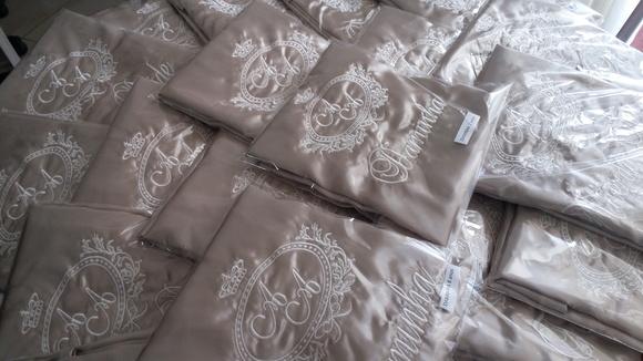 Robe Personalizado com Brasão Noiva, Madrinha Debutante