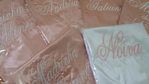 Robe personalizado cetim charmousse