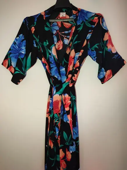 Robe Estampado Floral Fundo Preto