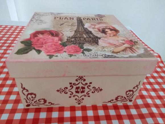 Caixa Grande com tampa Paris